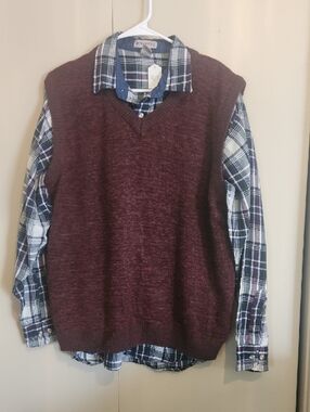 John Blair Men's Maroon V-Neck Sweater Vest